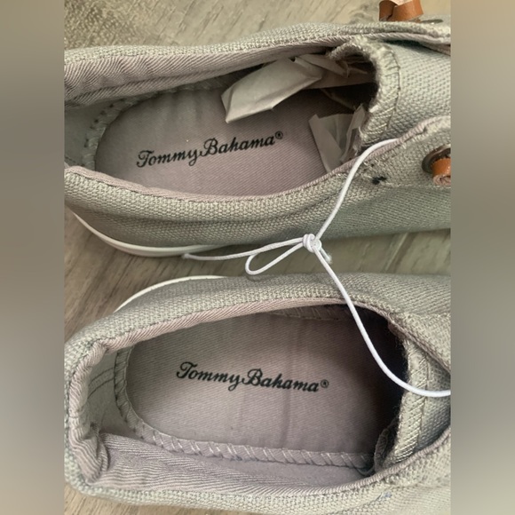 Brand new Tommy Bahama Slip on Sneakers. - Picture 5 of 9